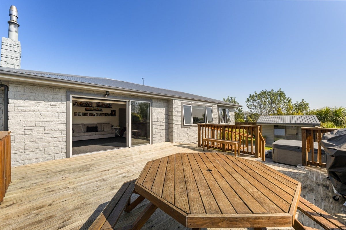 2 Horne Street, Hurdon, New Plymouth - Carousel 2