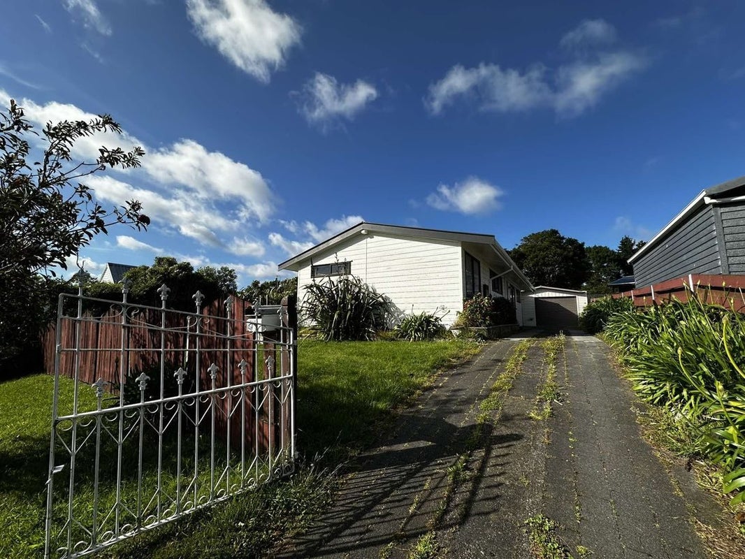 77 Park Road, Belmont, Lower Hutt - Carousel 2