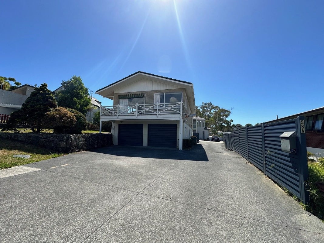 58 Knightsbridge Drive, Forrest Hill, Auckland - Carousel 1