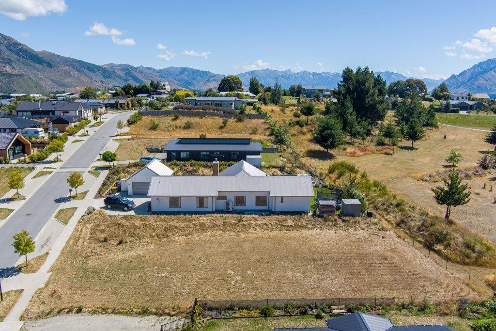 12 Sarges Way, Lake Hawea, Lake Hawea - Carousel 2