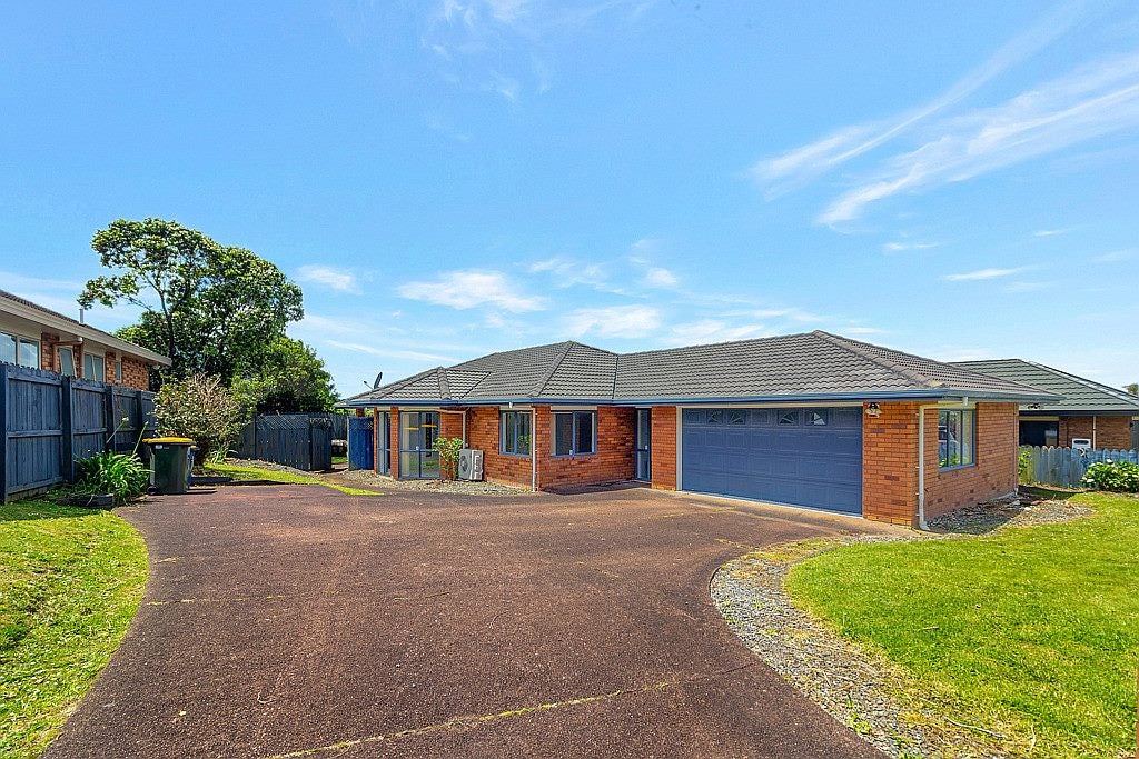 14 San Valentino Drive, Henderson, Auckland - Carousel 2