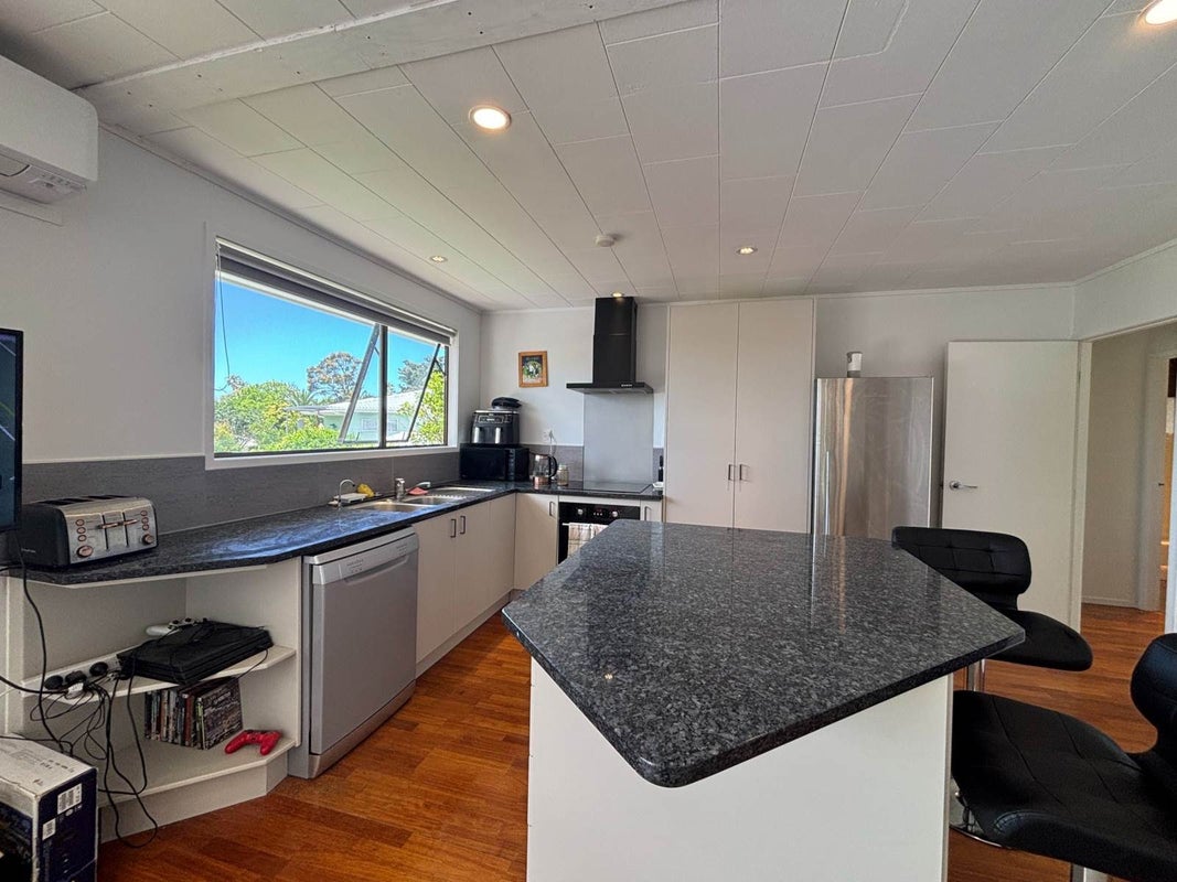 32A Gilshennan Valley, Red Beach, Whangaparaoa - Carousel 2