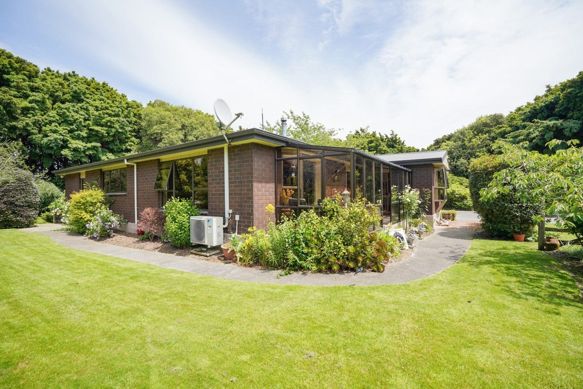 75 Matua Road, Otatara - Carousel 1