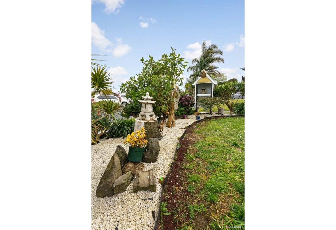 14 Dalwhinnie Parade, Highland Park, Auckland - Carousel 22