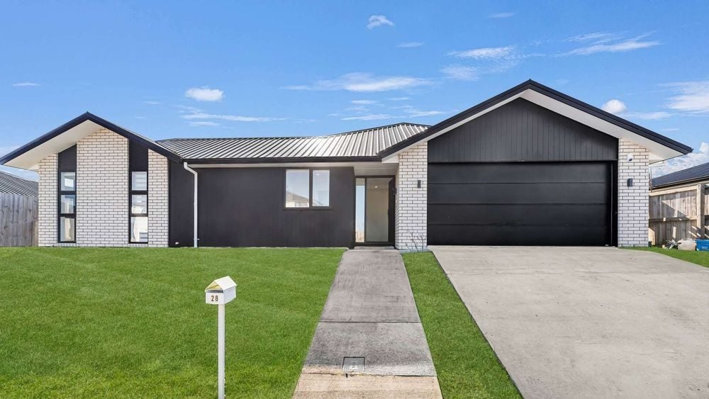 28 Inuwai Street, Glenview, Hamilton - Carousel 1