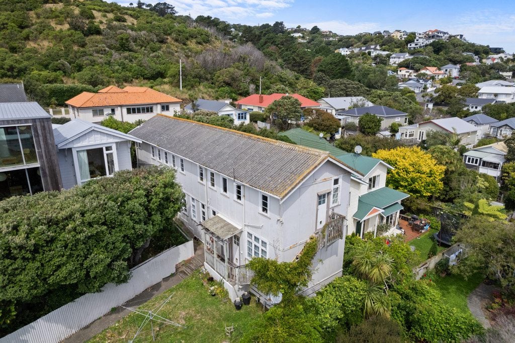 15 Dover Street, Island Bay, Wellington - Carousel 1