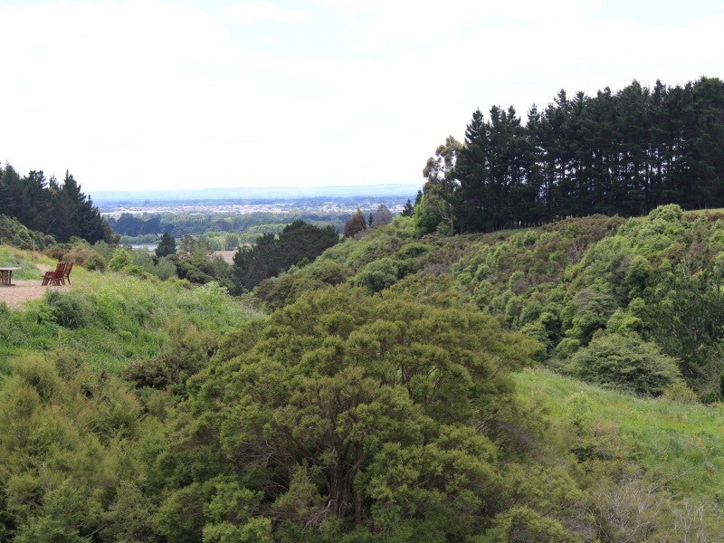 130 Johnstone Drive, Fitzherbert, Palmerston North - Carousel 1