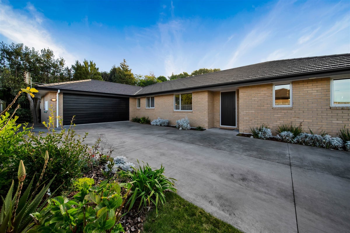 9 Hawetaone Street, Bell Block, New Plymouth - Carousel 1