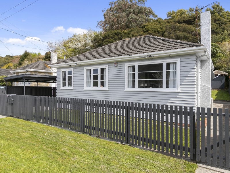 195 Wellington Road, Wainuiomata, Lower Hutt - Carousel 1