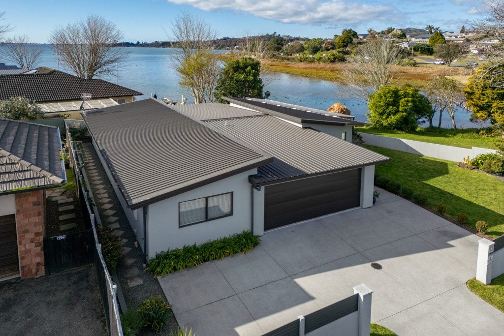 205 Welcome Bay Road, Welcome Bay, Tauranga - Carousel 2