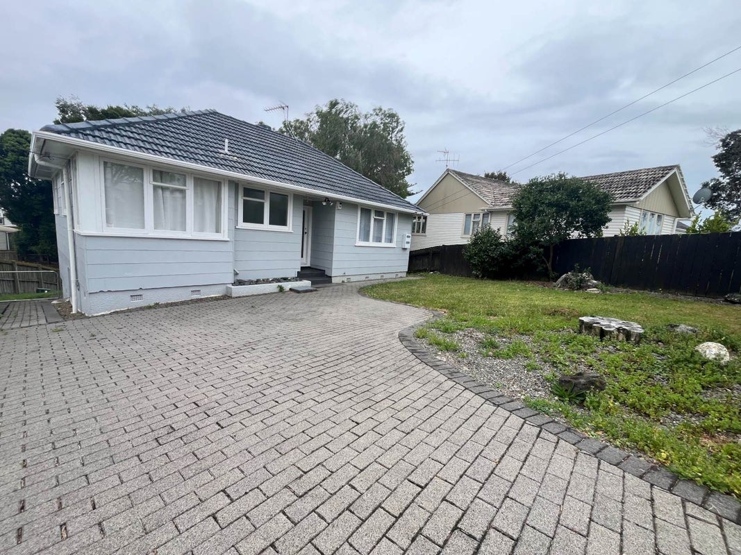 35 Taniwha Street, Wai o Taiki Bay, Auckland - Carousel 1