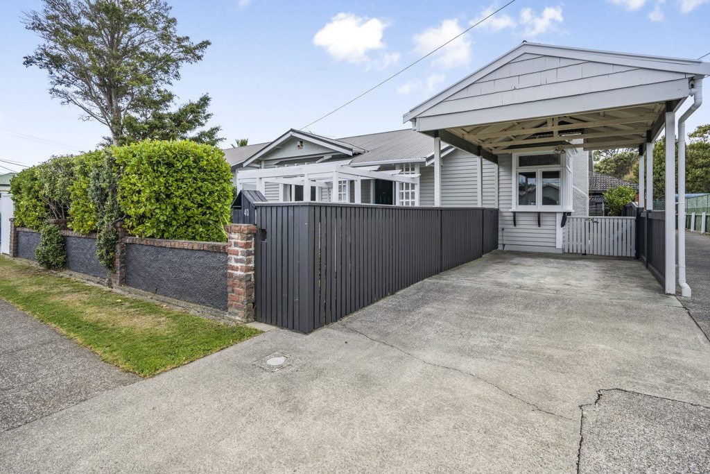 40 Tennyson ST, PETONE, LOWER HUTT - Carousel 1