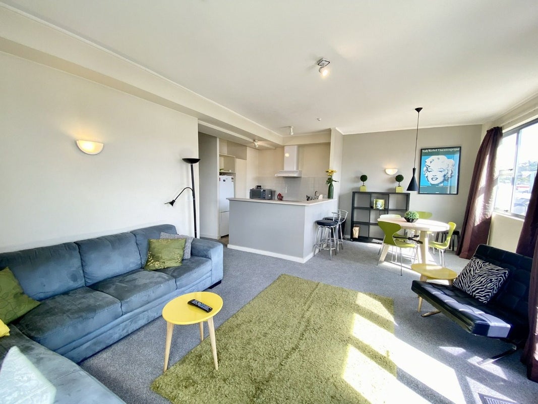 5F/16 Kent Terrace, Mount Victoria, Wellington - Carousel 1