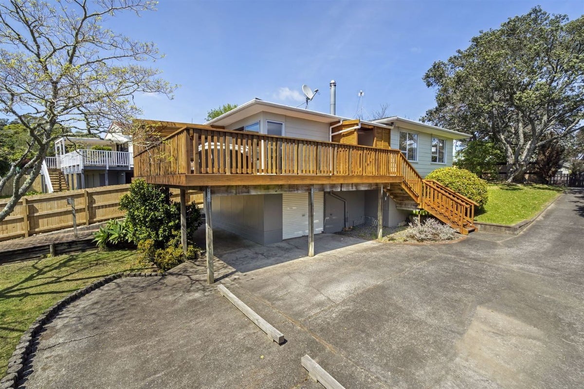 35 Bayview Road, Bayview, Auckland - Carousel 13