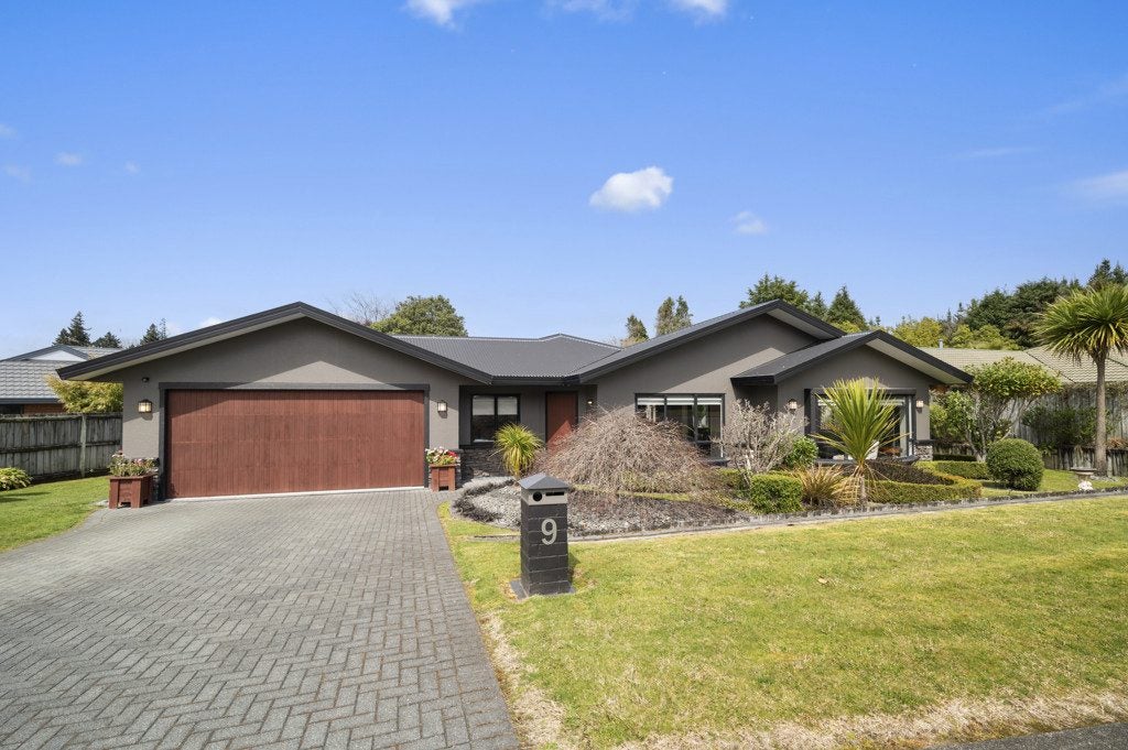 9 Caulfield Place, Pukehangi, Rotorua - Carousel 1