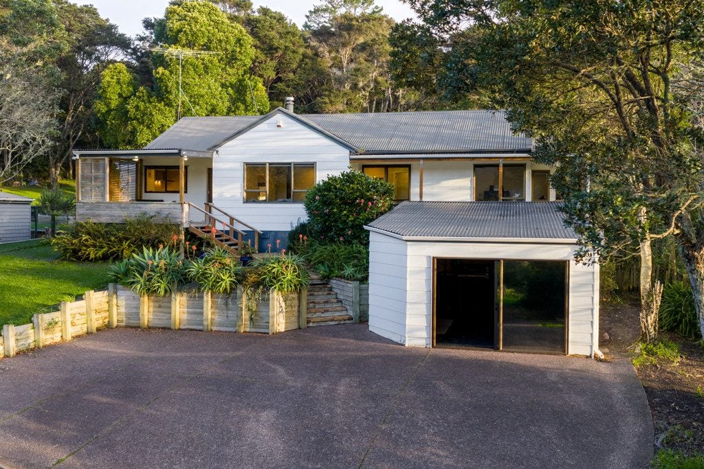 40 Mountain Road, Henderson Valley, Auckland - Carousel 1