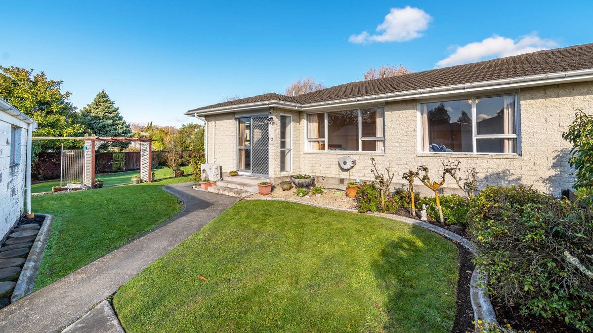 2/16 Oldham Crescent, Halswell, Christchurch - Carousel 1