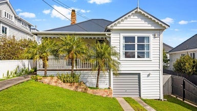 42 Richmond Avenue, Northcote Point, Auckland - Carousel 1