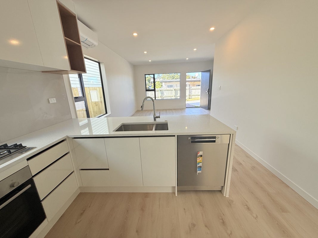 51 Andrew Road, Howick, Auckland - Carousel 2
