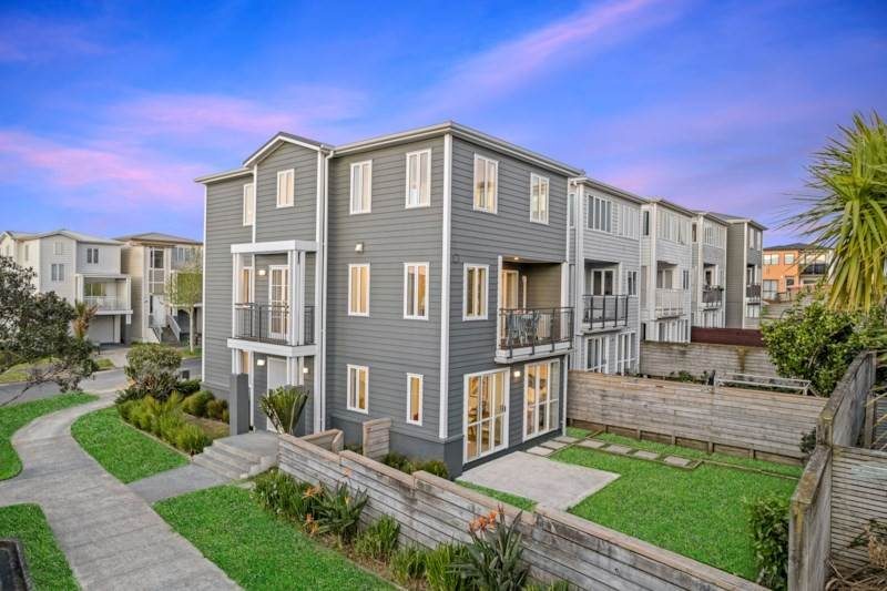 22 Joseph Street, Flat Bush, Auckland - Carousel 2