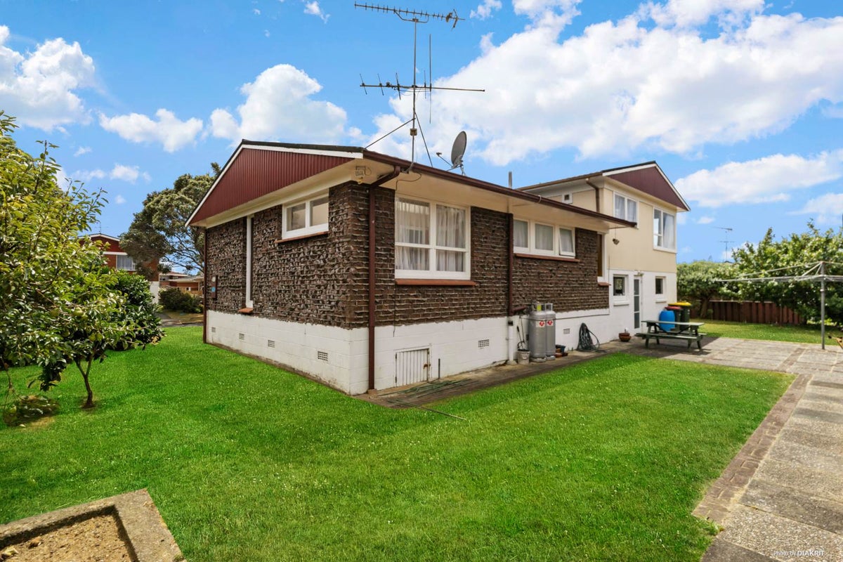5 Hazeldene Place, Opaheke, Papakura - Carousel 2
