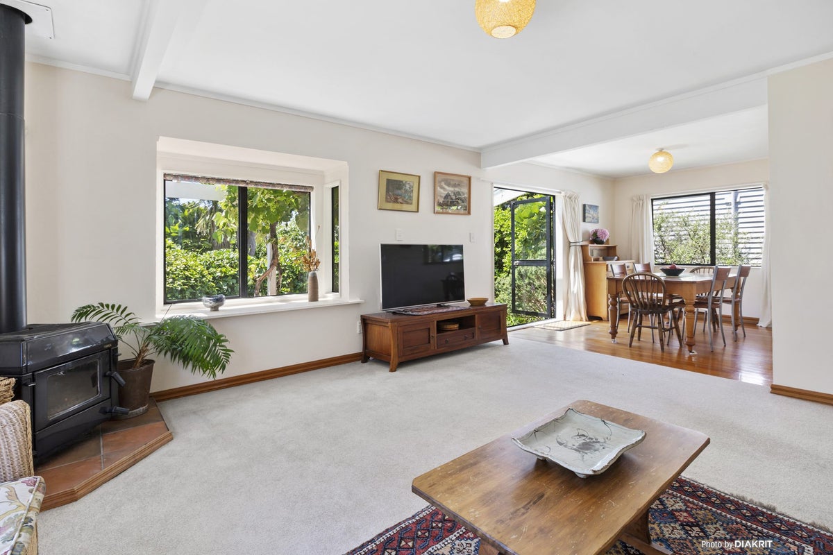 23 Pinnacle Street, Seatoun, Wellington - Carousel 1
