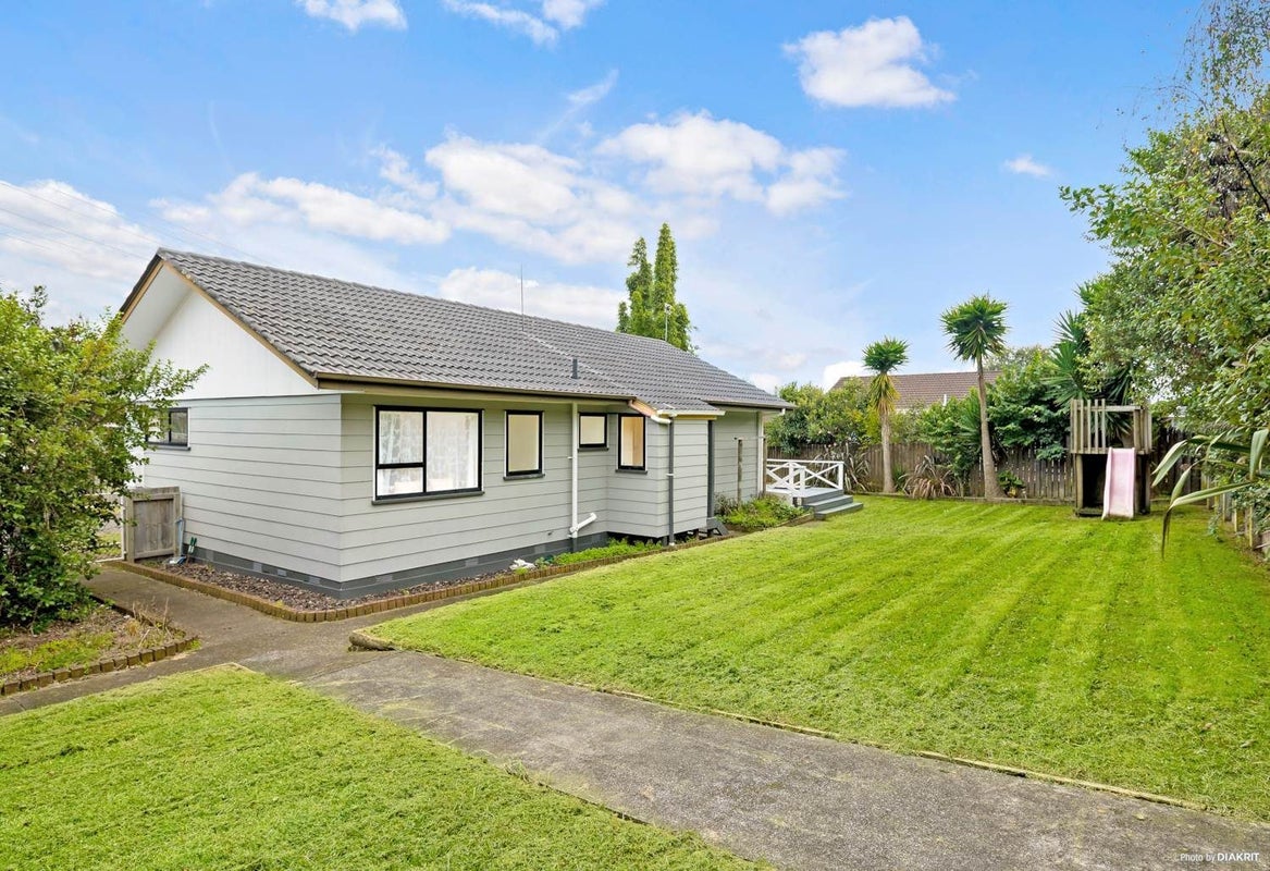 81 Santiago Crescent, Unsworth Heights, Auckland - Carousel 2