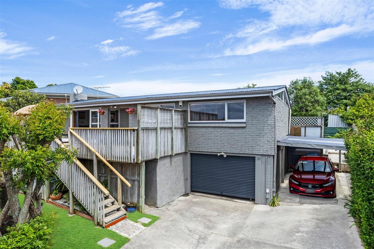 35 Kimber Hall Avenue, Mount Roskill, Auckland - Carousel 1