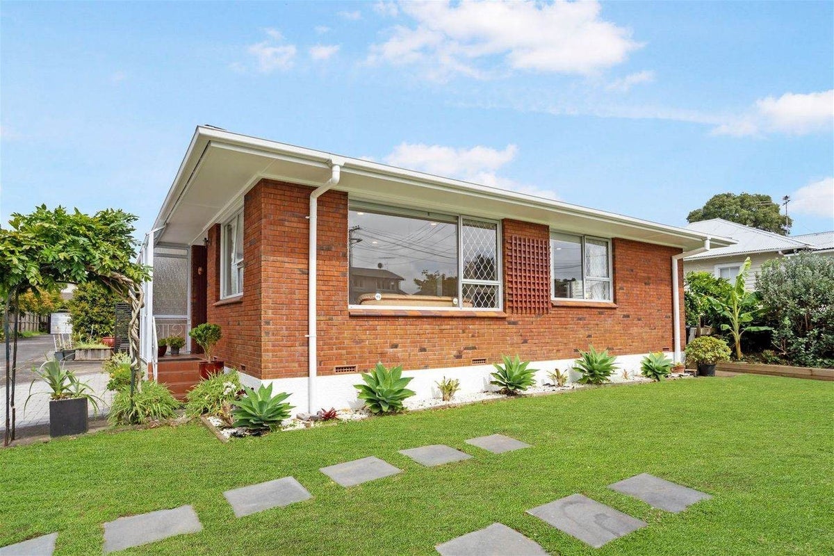 1/8 Atherton Road, Epsom, Auckland - Carousel 1