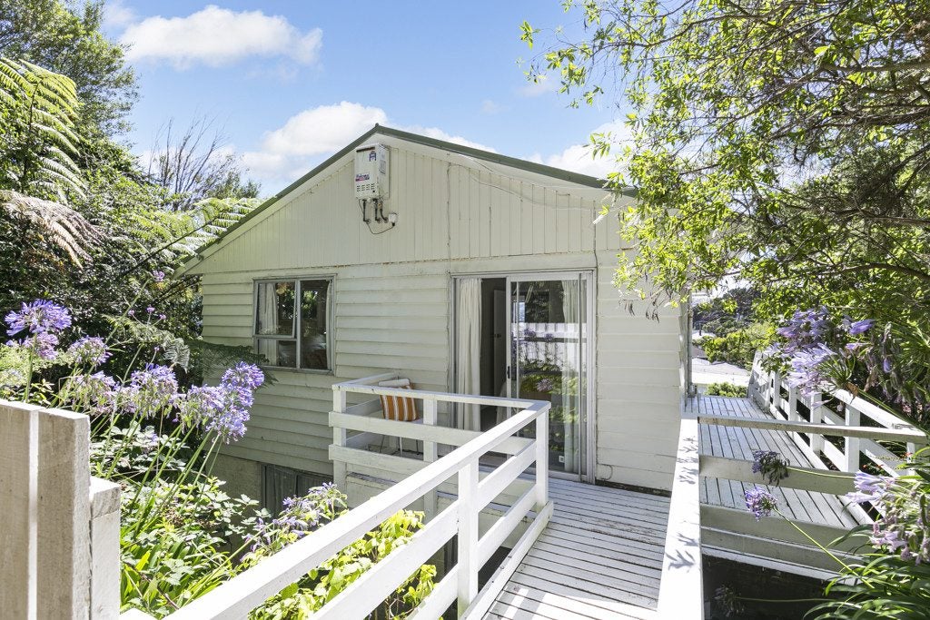 1/30 Arapiko Street, Johnsonville, Wellington - Carousel 13