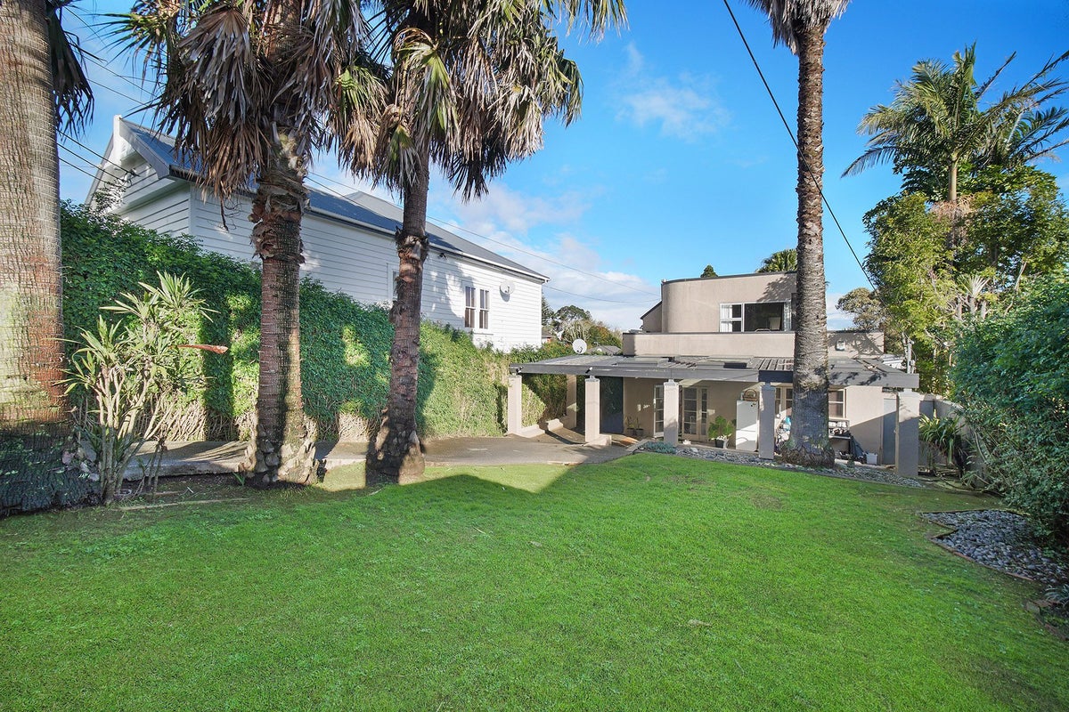 42 Kingsview Road, Mount Eden, Auckland - Carousel 1