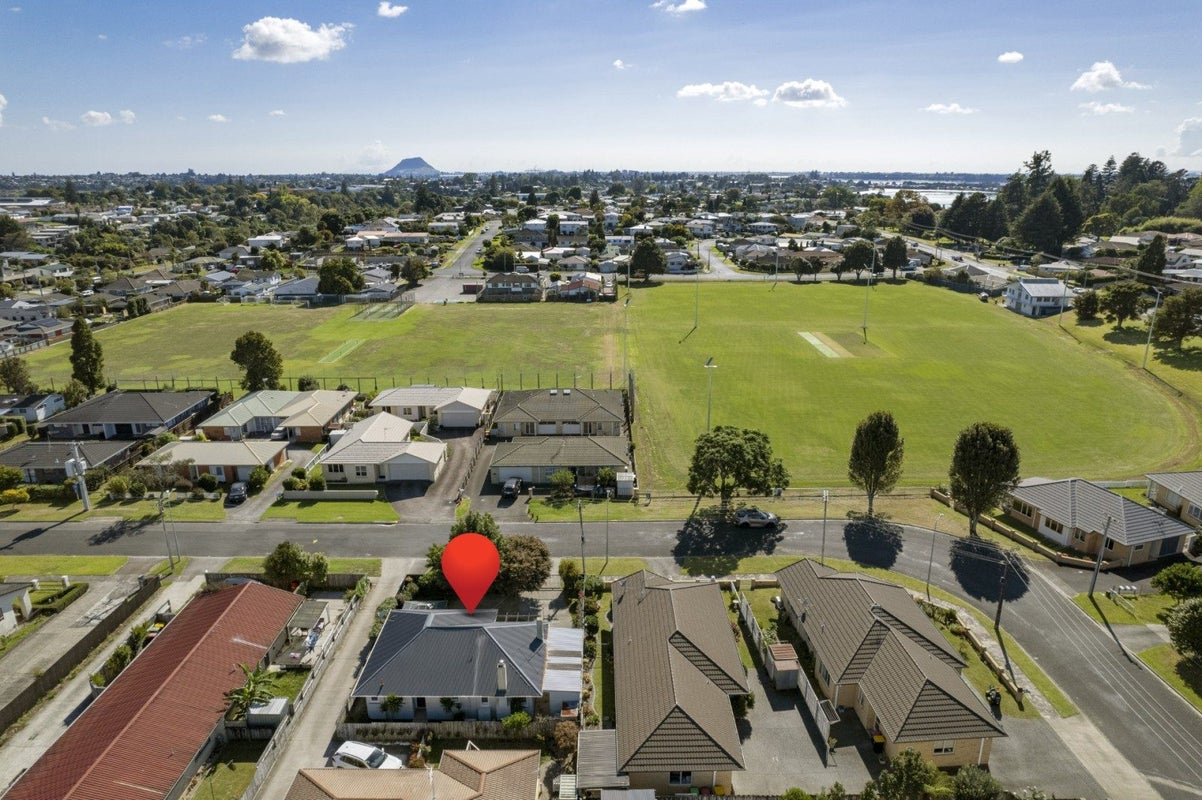 19A Pemberton Crescent, Greerton, Tauranga - Carousel 26
