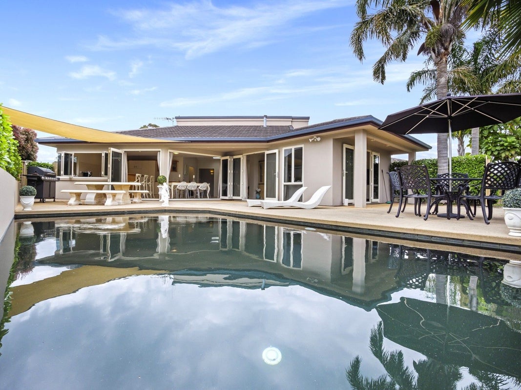 2 Sissinghurst Court, Bethlehem, Tauranga - Carousel 1