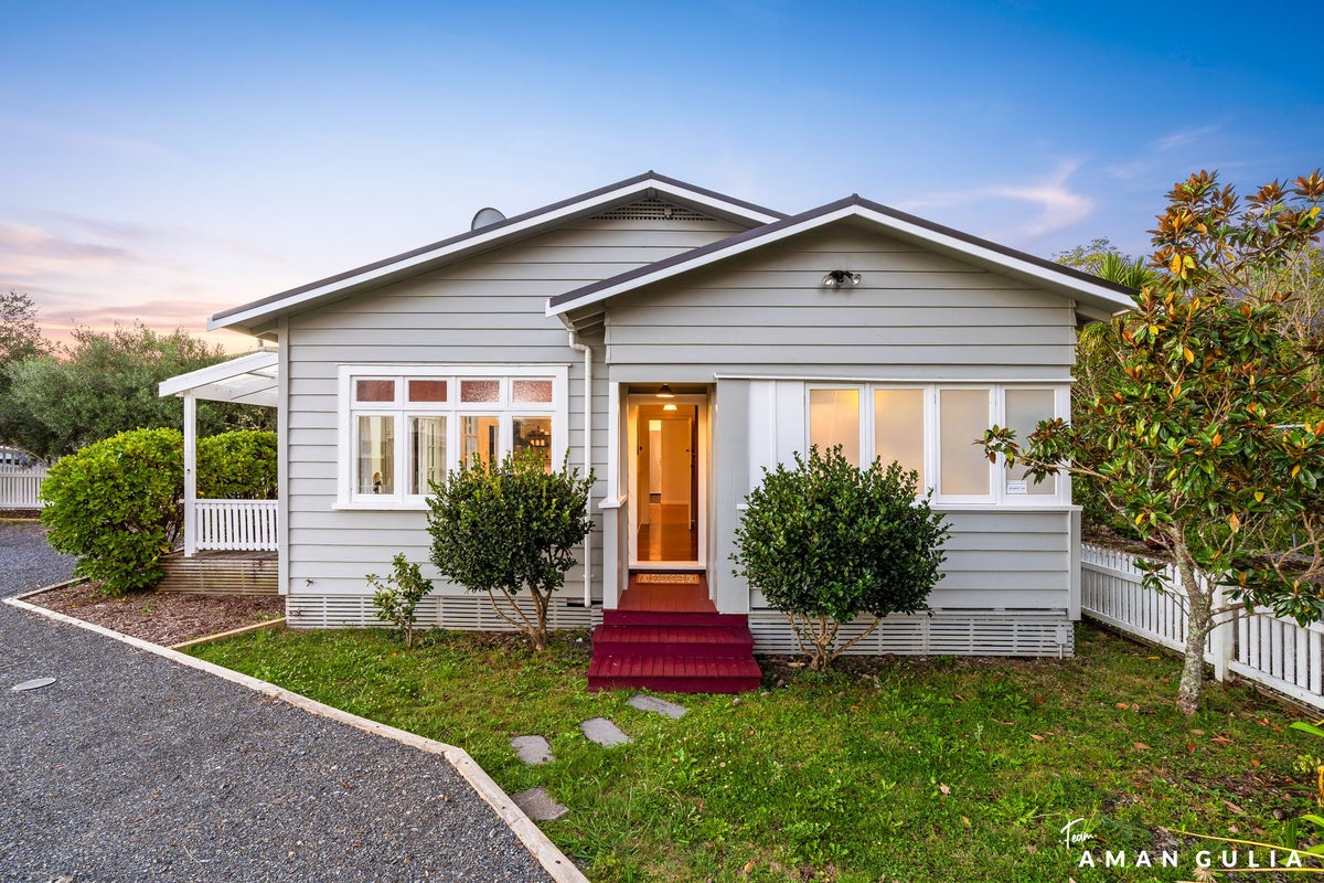 221 Henderson Valley Road, Henderson, Auckland - Carousel 1