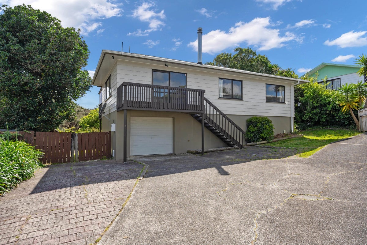 124 Paramount Parade, Tikipunga, Whangarei - Carousel 1
