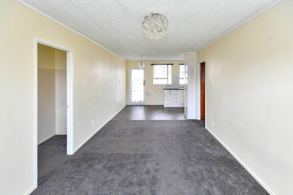 8/33 Hutton Street, Otahuhu, Auckland - Carousel 2