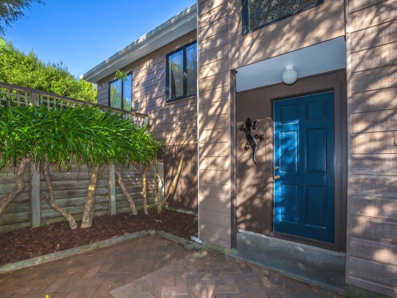 60 Sailmaker Close, Whitby, Porirua - Carousel 16