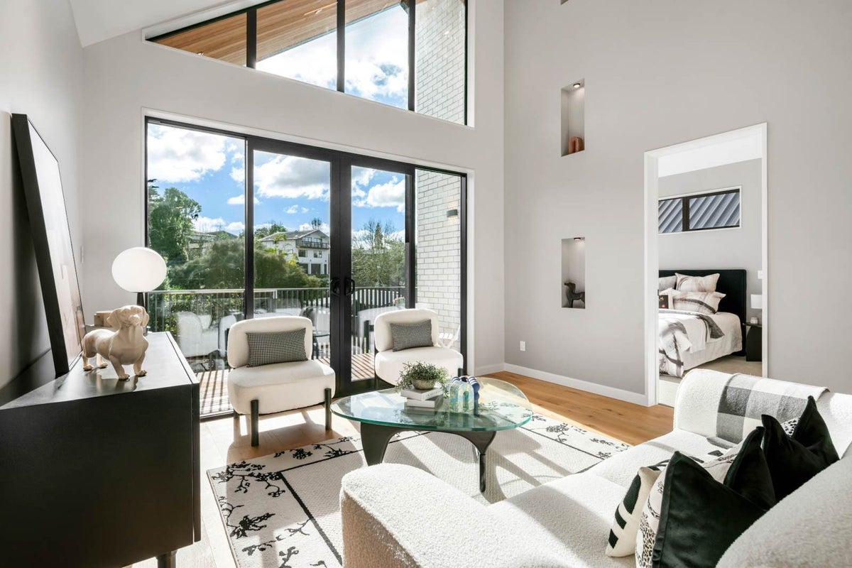 101A Oaktree Avenue, Browns Bay, Auckland - Carousel 1