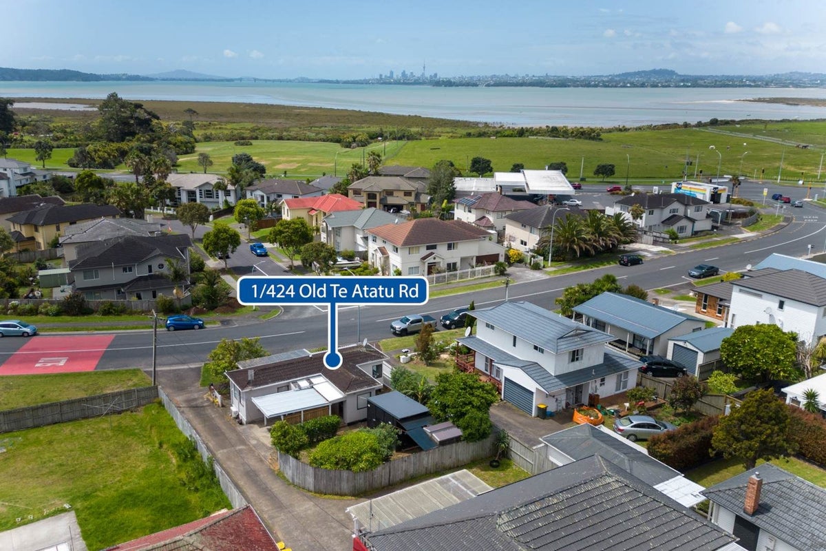 424 Old Te Atatu Road, Te Atatu Peninsula, Auckland - Carousel 2