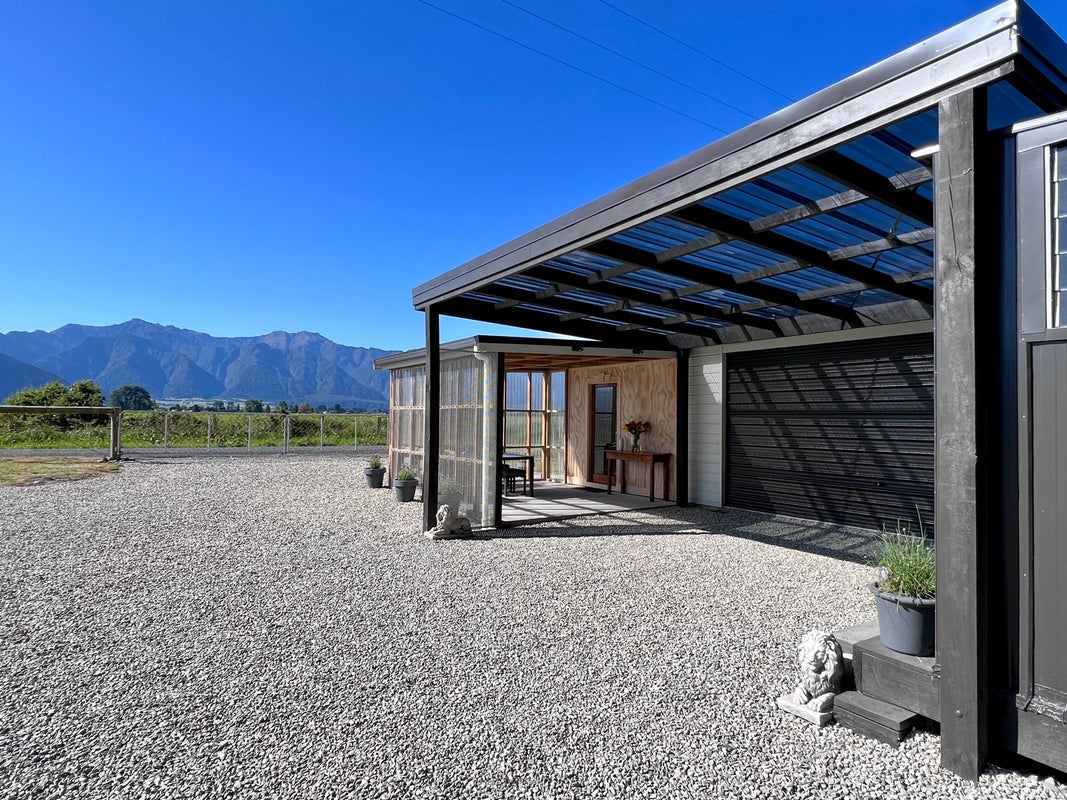 144 Camelback Road, Hokitika - Carousel 1