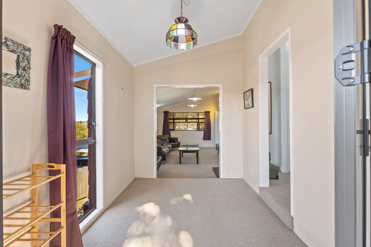 132 Dinsdale Road, Dinsdale, Hamilton - Carousel 2