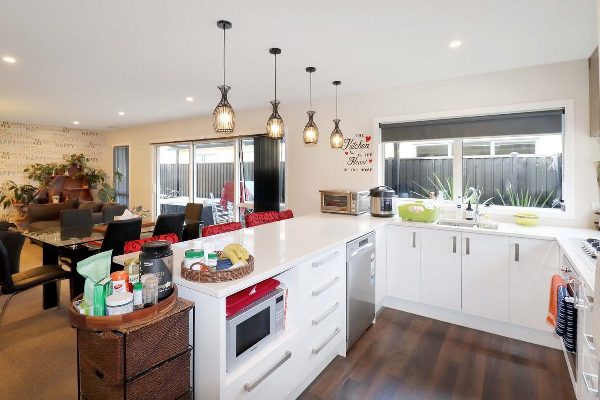 11 Filmer Crescent, Wallaceville, Upper Hutt - Carousel 2