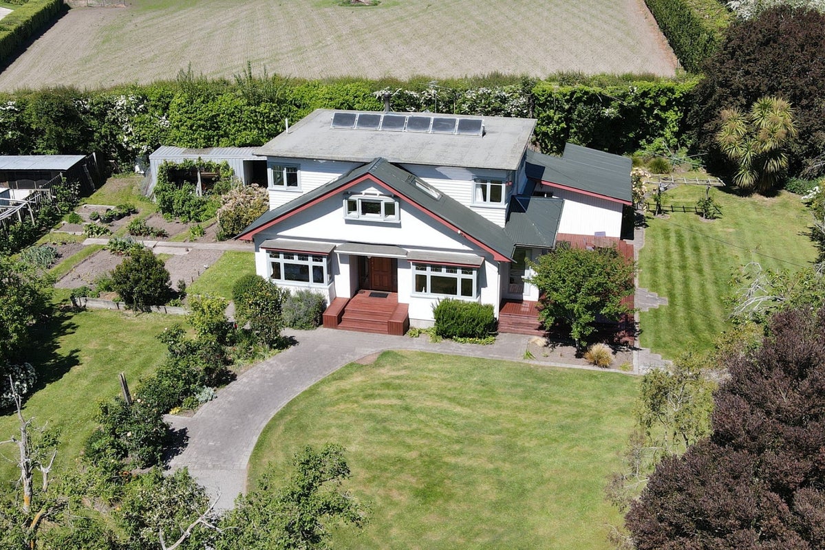 9 Greenpark Road, Christchurch - Carousel 1