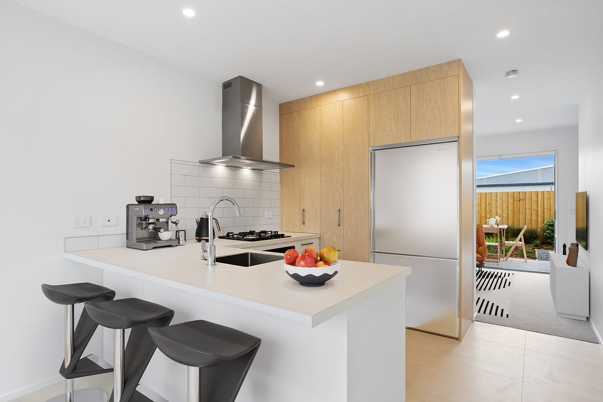 9 Tupara Street, Manurewa, Auckland - Carousel 1