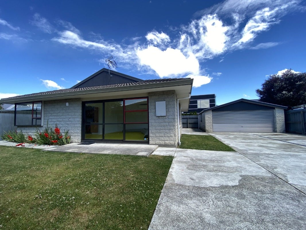 3/28 Oxley Avenue, St Albans, Christchurch - Carousel 1