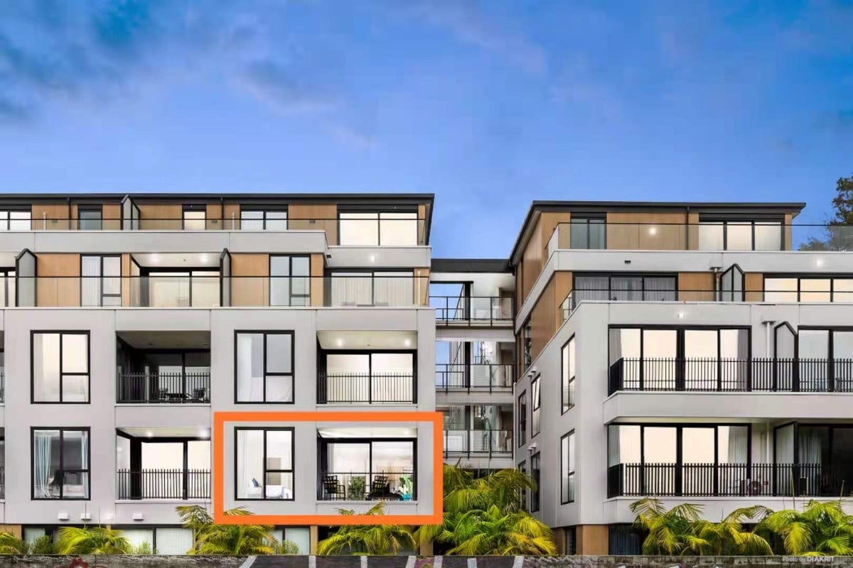 210/14 Edgerley Avenue, Newmarket, Auckland - Carousel 1