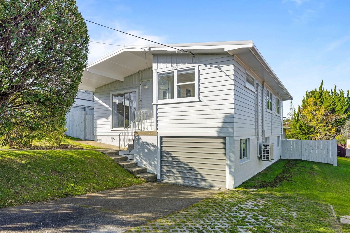 61 Sunnynook Road, Forrest Hill, Auckland - Carousel 1