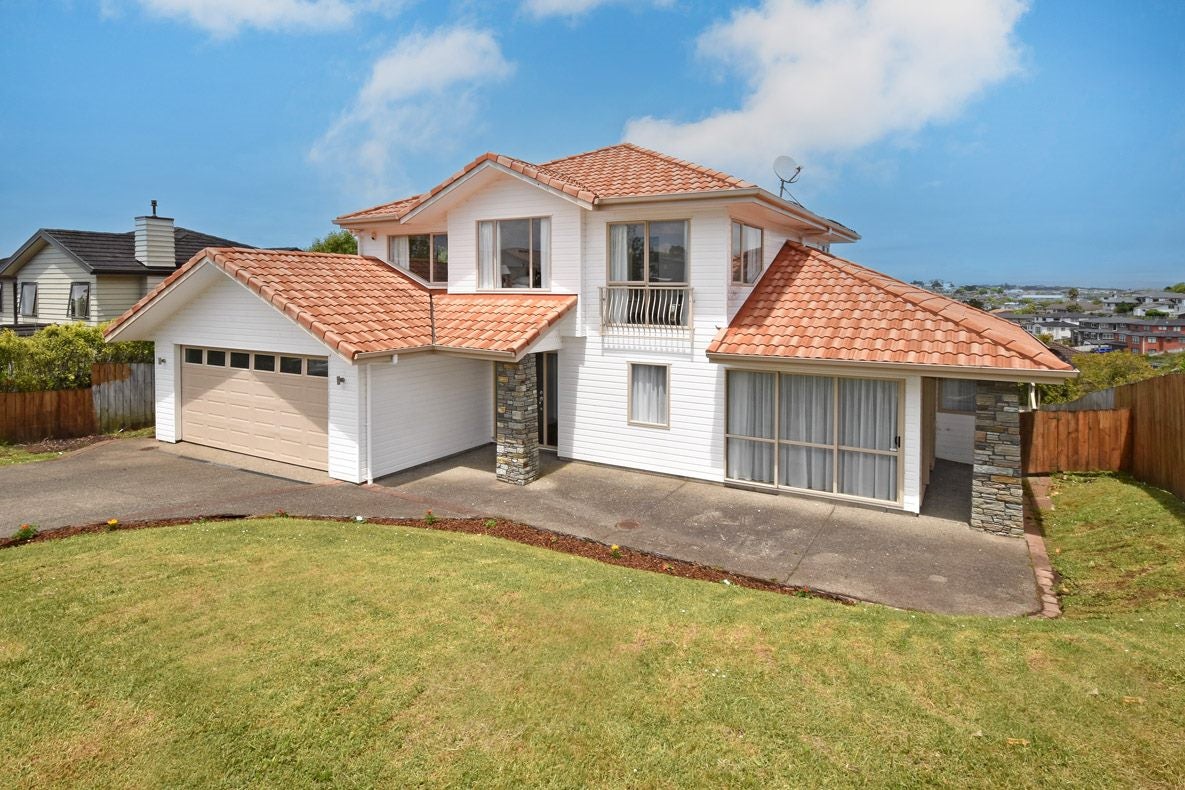 16 Harrowglen Drive, Northcross, Auckland - Carousel 1