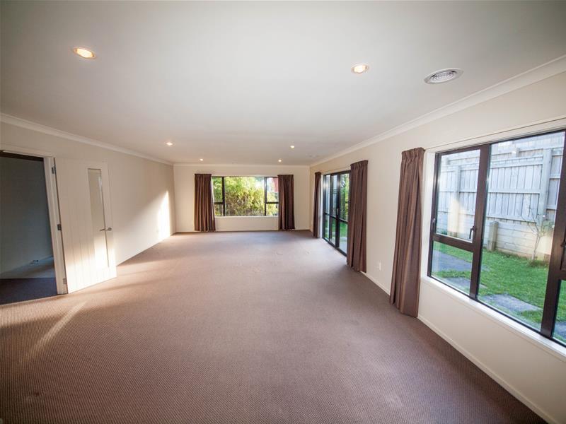 18 Cheetwood Street, Churton Park, Wellington - Carousel 2