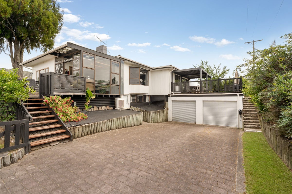 63B Coopers Road, Gate Pa, Tauranga - Carousel 1